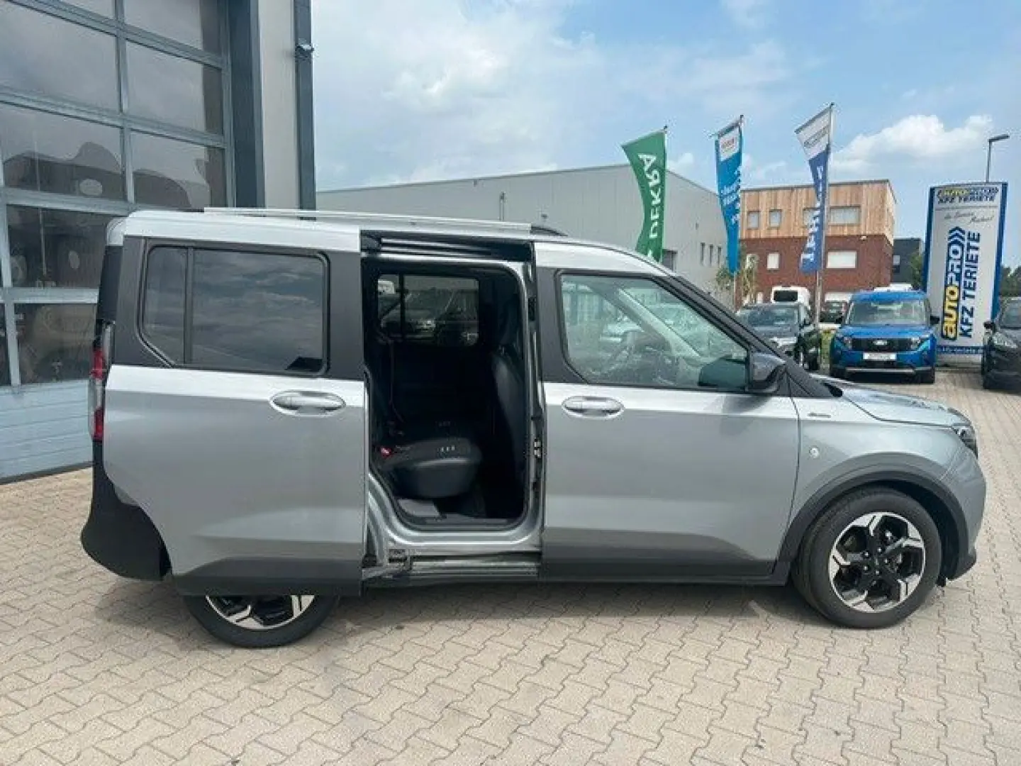 Tourneo Courier Active