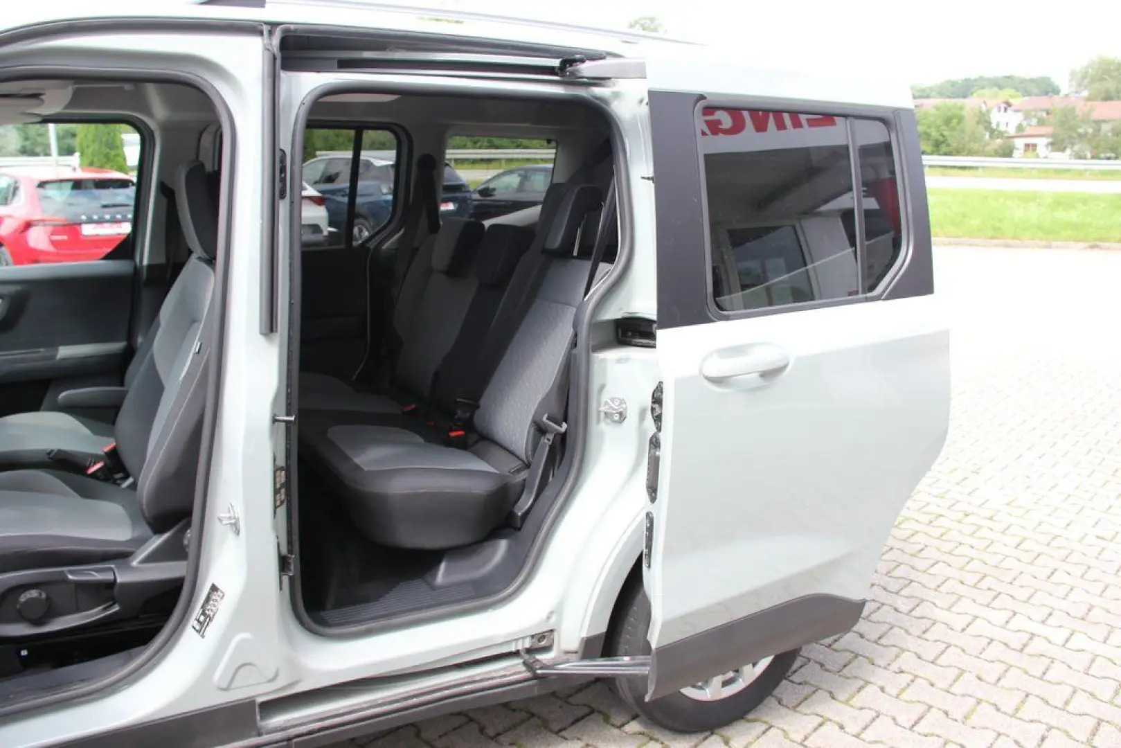 Tourneo Courier 125PS Titanium Kamera Klimaautom