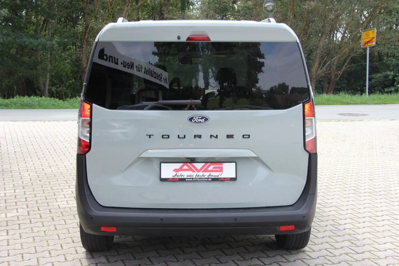 Tourneo Courier 125PS Titanium Kamera Klimaautom
