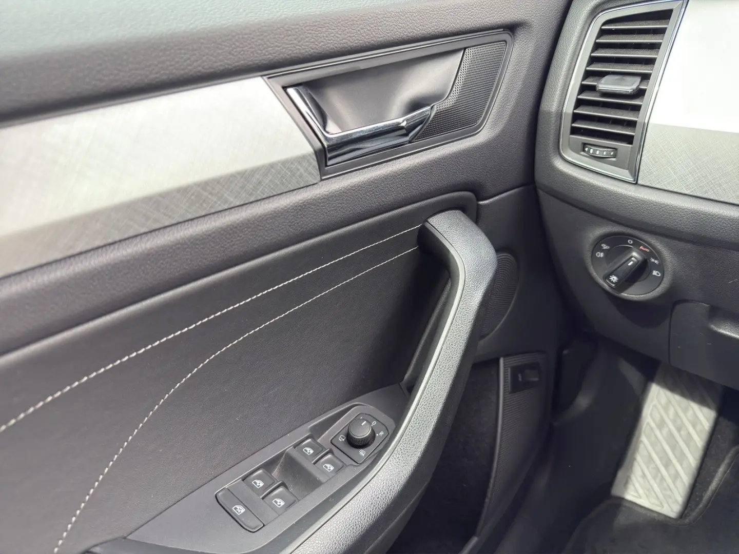 Kodiaq 2.0 TOUR 4X4 AHK LM19 EKLAPPE NAVI SITZHZ