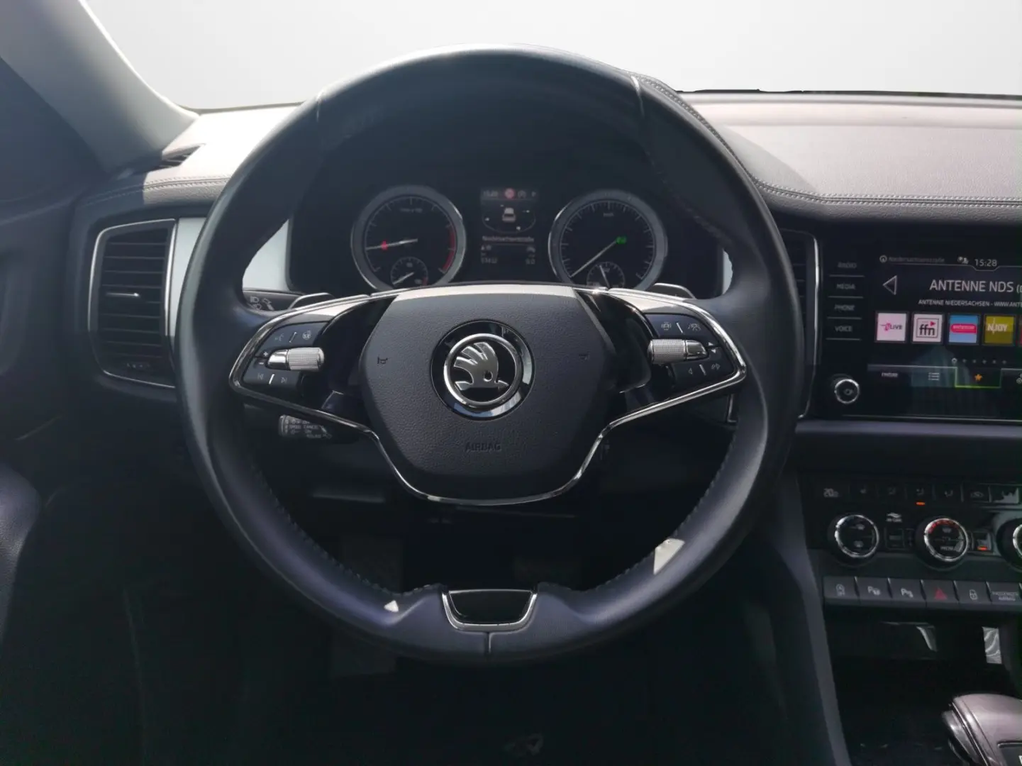 Kodiaq 1.5 TSI DSG Tour  Navi LED Kamera PDC LM 