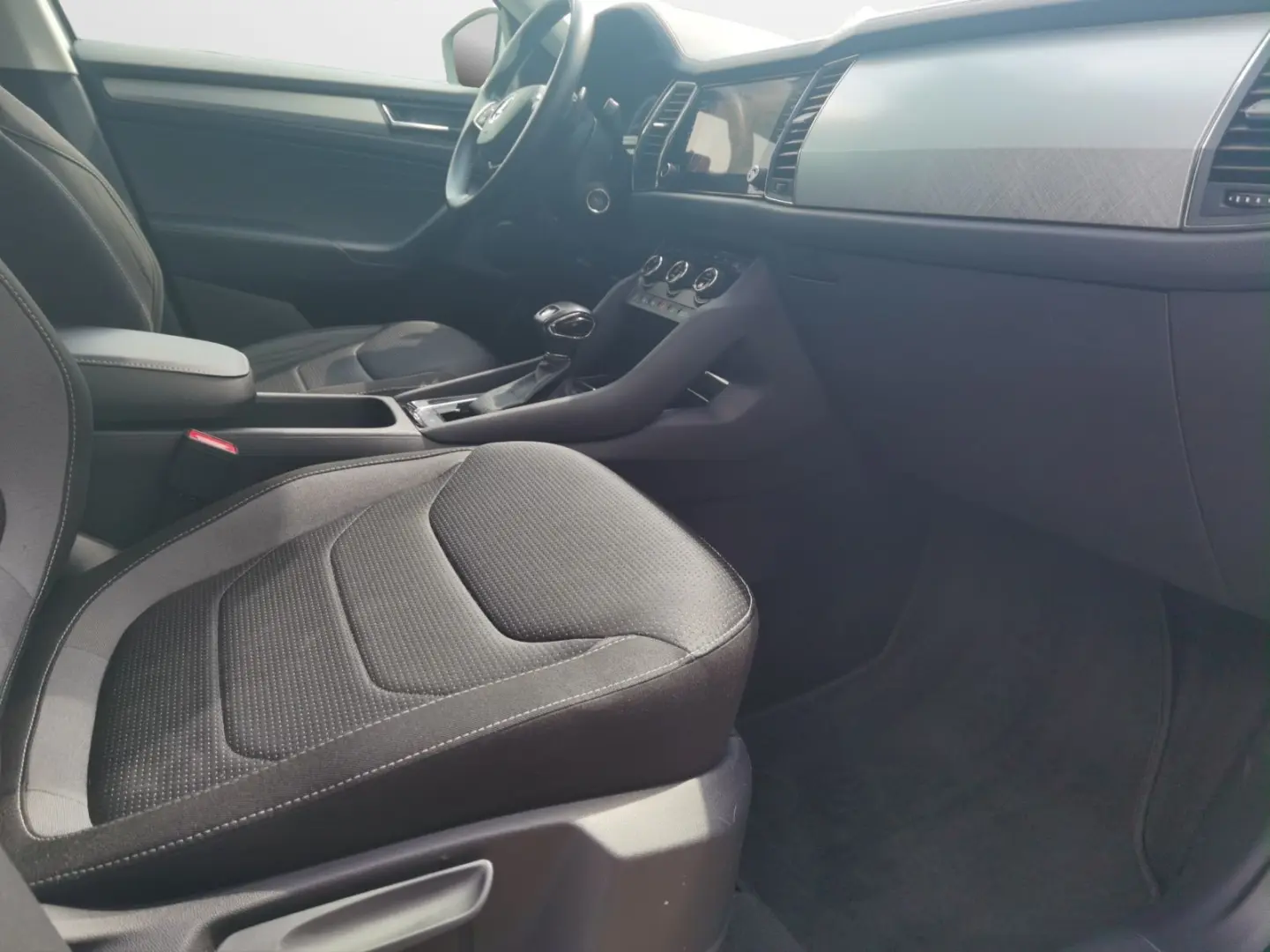 Kodiaq 1.5 TSI DSG Tour  Navi LED Kamera PDC LM 