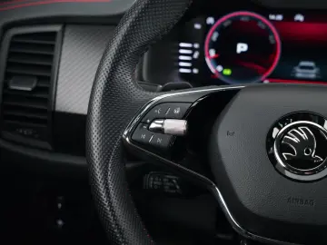 KODIAQ RS 2.0TSI DSG 4X4 ACC-TEMPOMAT+MATRIXuvm