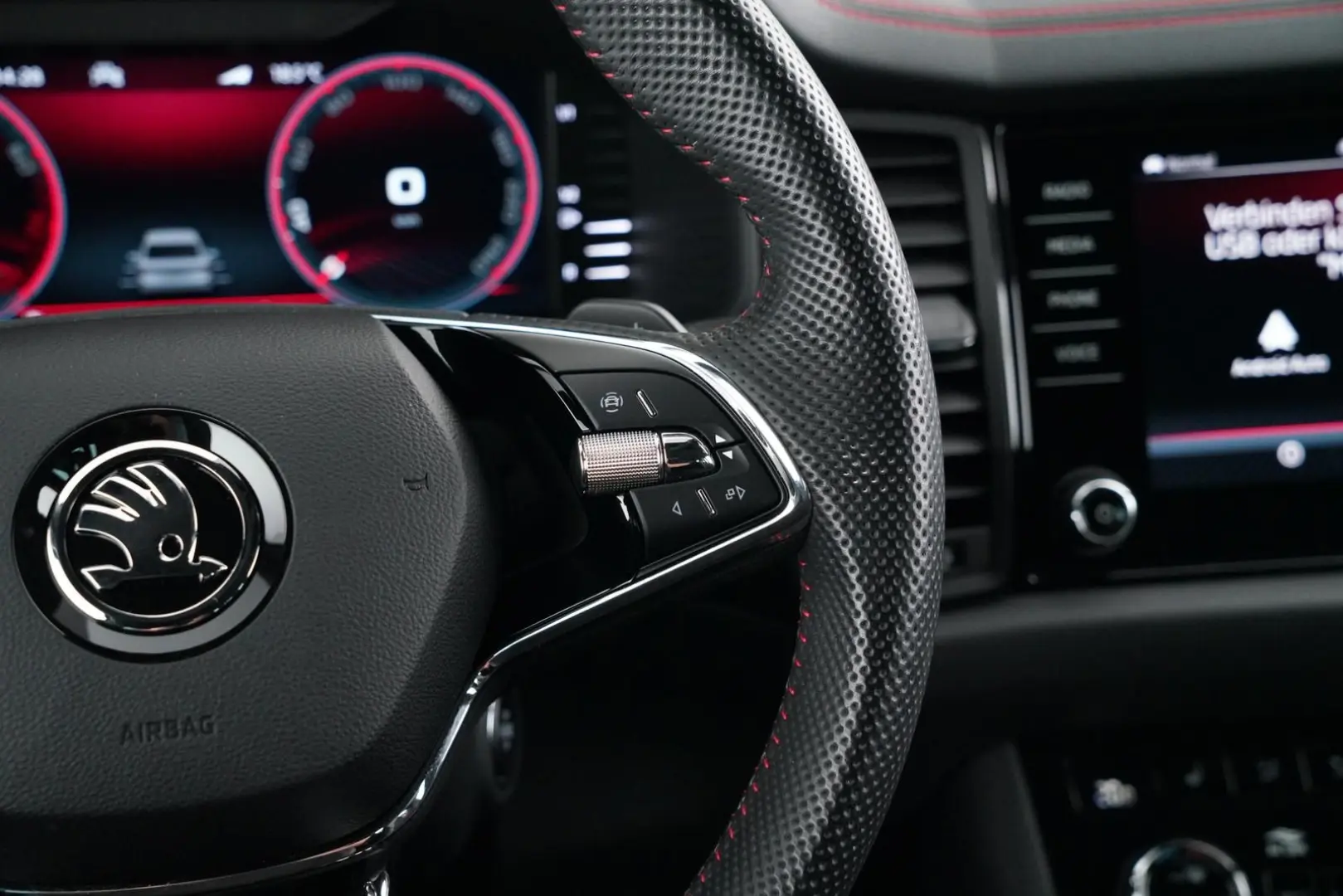 KODIAQ RS 2.0TSI DSG 4X4 ACC-TEMPOMAT+MATRIXuvm