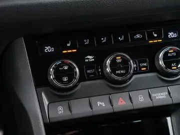 KODIAQ RS 2.0TSI DSG 4X4 ACC-TEMPOMAT+MATRIXuvm