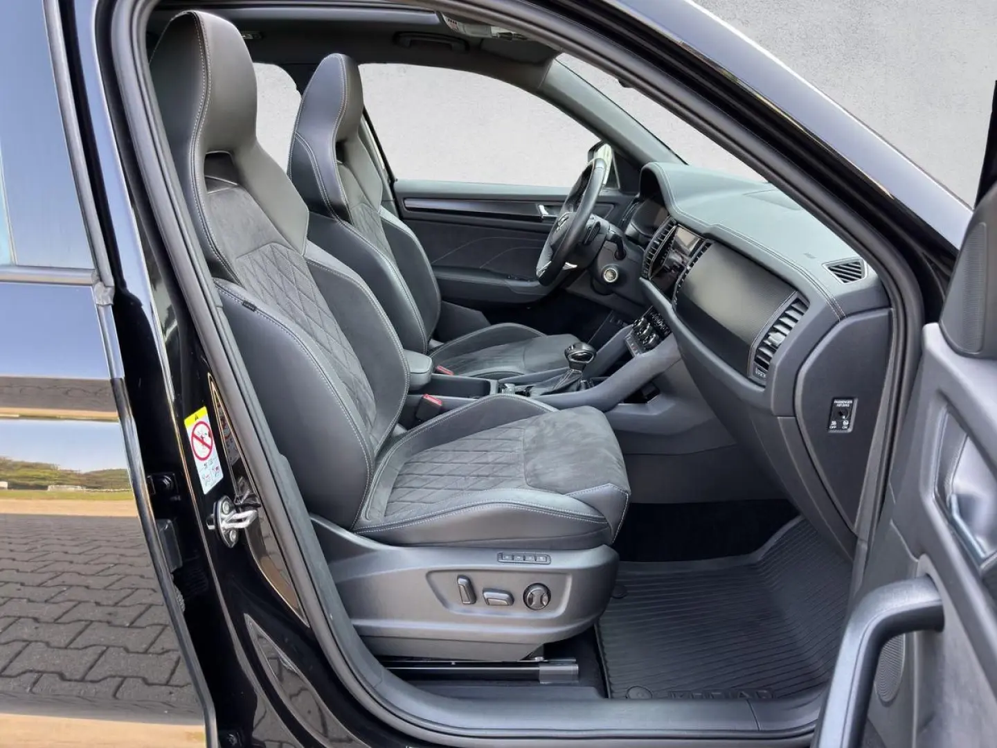 Kodiaq Sportline 4x4 7Sitze Matrix Pano AHK STHZ