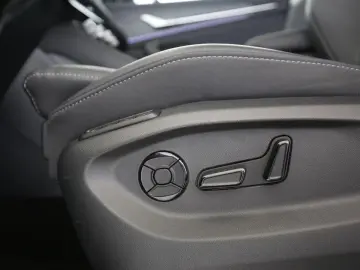 Kodiaq Selection iV  Matrix Navi RFK HUD AHK ACC