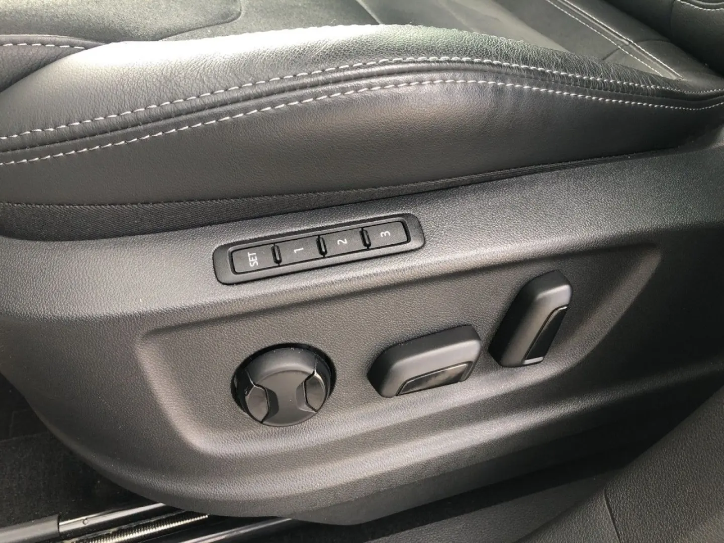 Kodiaq STYLE 2.0 TDI DSG 4x4 AHK+NAVI+MATRIX+ACC