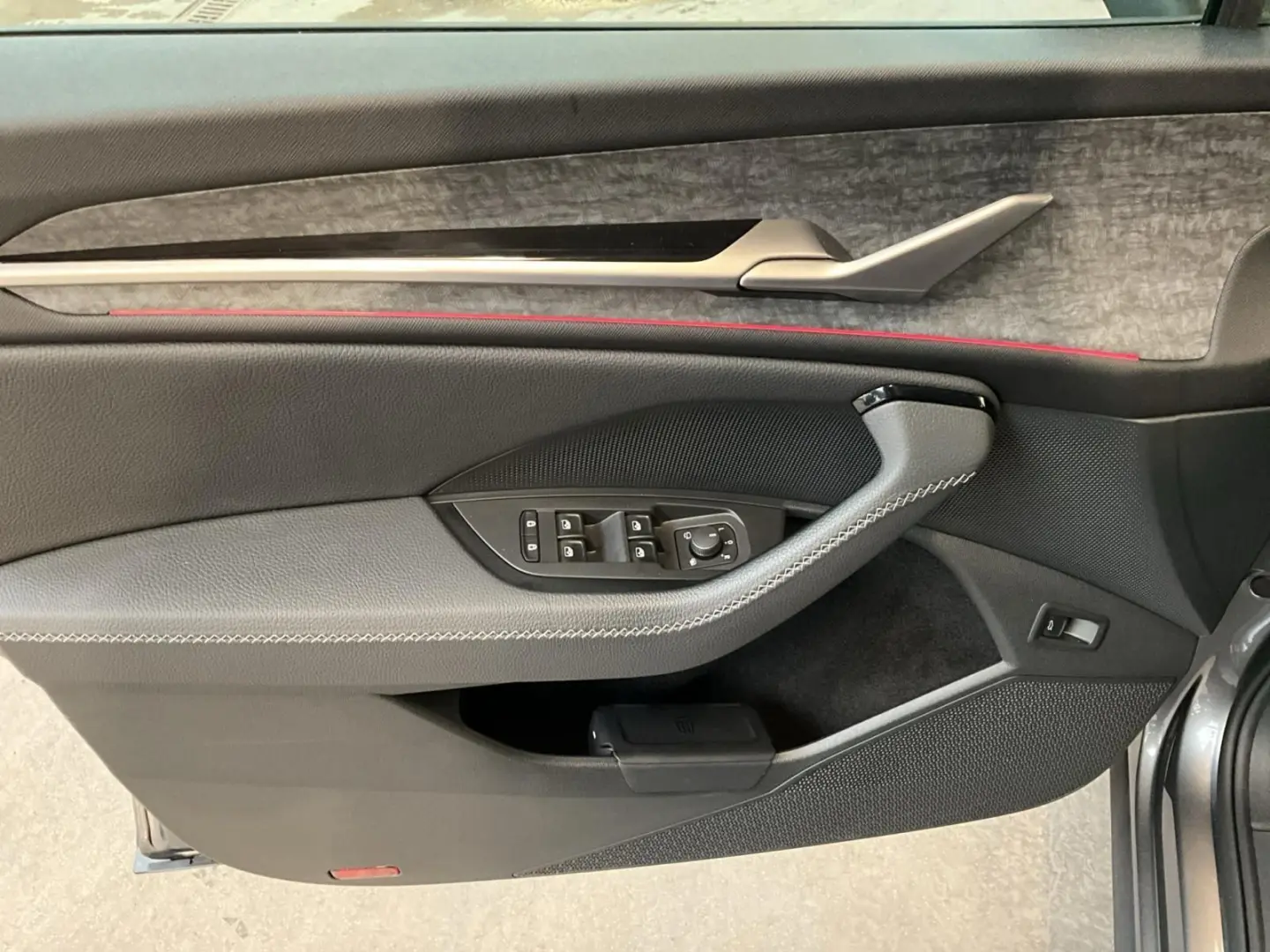 Kodiaq Selection+DSG+SUITE-Black+AHK