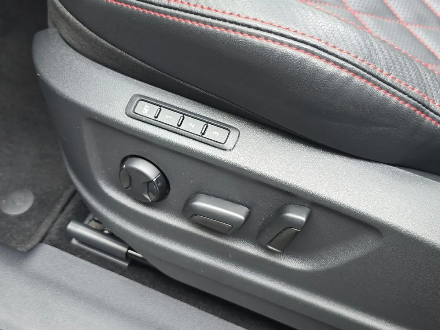 Kodiaq RS 4x4 STANDHZ PANO LEDER MATRIX ACC DCC