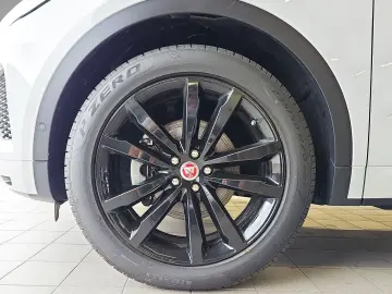 E-Pace D180 AWD Chequered Flag