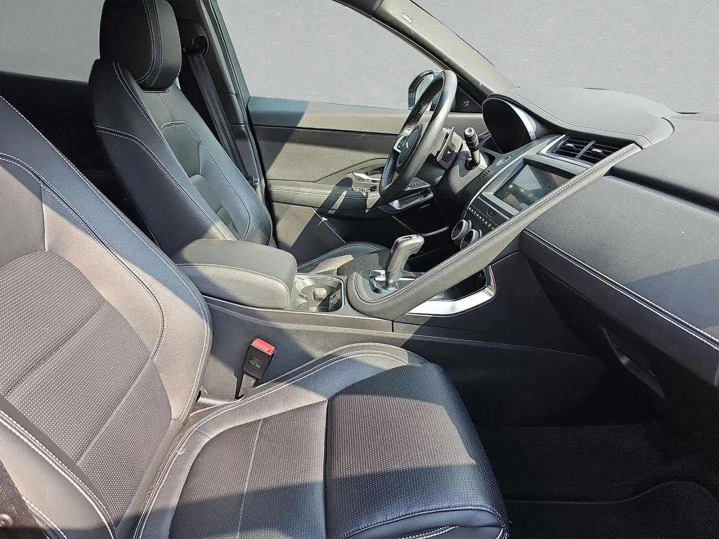 E-Pace D180 R-Dynamic SE AHK ACC WINTER DAB