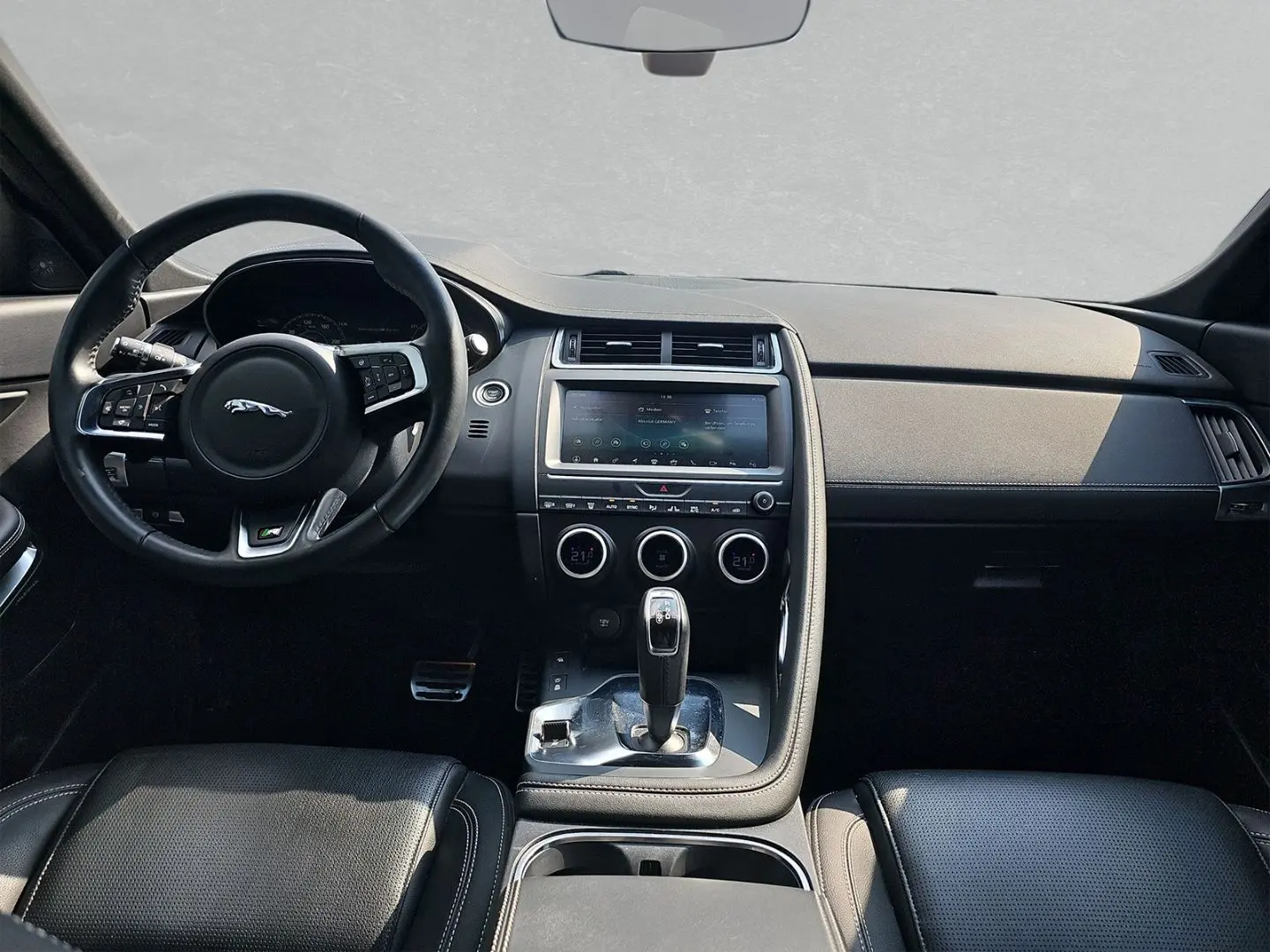 E-Pace D180 R-Dynamic SE AHK ACC WINTER DAB