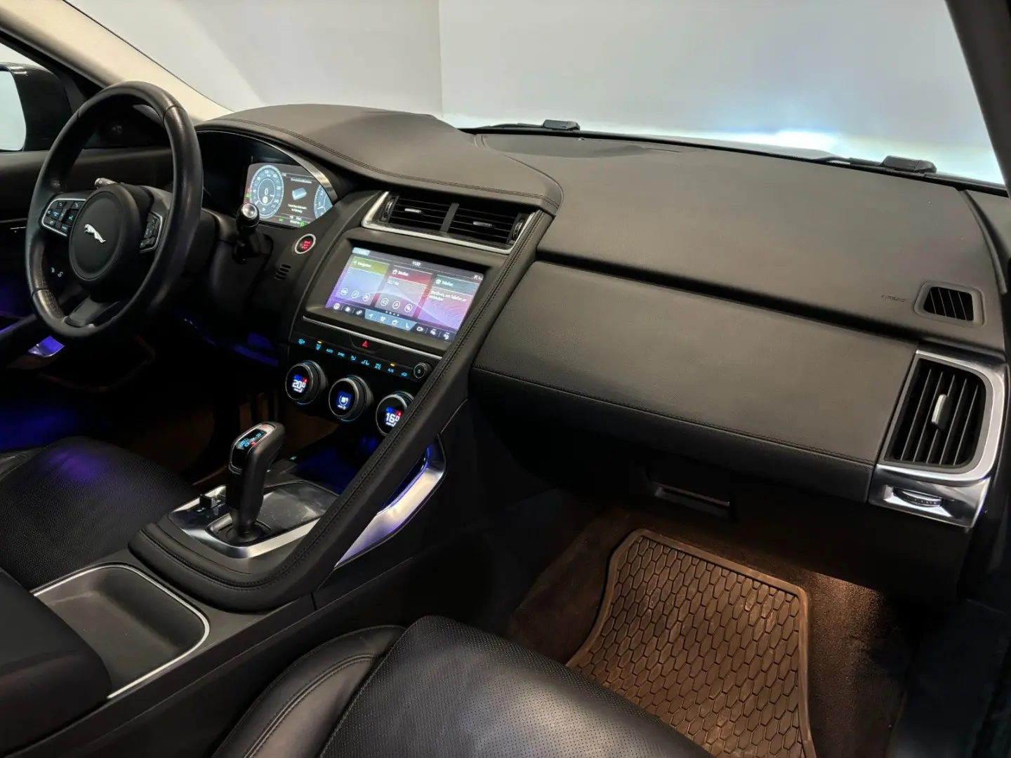 E-Pace P250 HSE AWD*VirtualCo.-LED-ACC-Kamera*