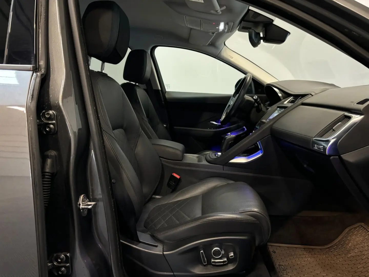 E-Pace P250 HSE AWD*VirtualCo.-LED-ACC-Kamera*