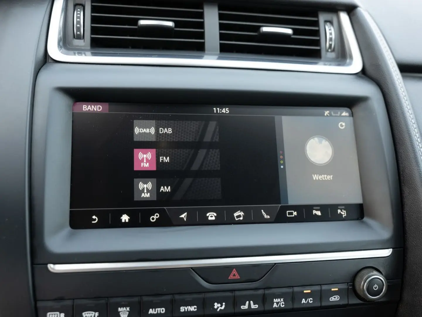 E-Pace D150 AWD R-Dynamic SE KAMERA ACC LED AHK
