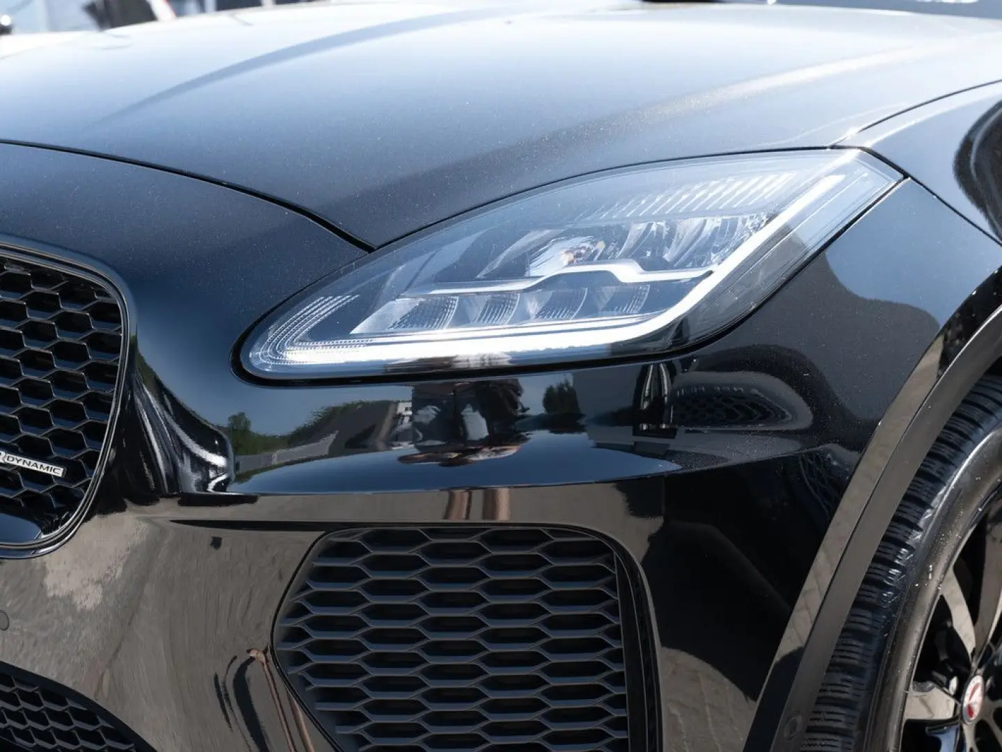 E-Pace D150 AWD R-Dynamic SE KAMERA ACC LED AHK