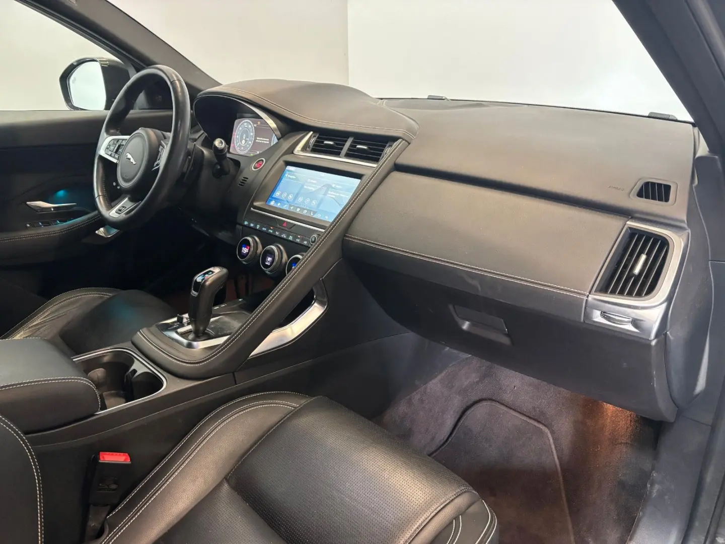 E-Pace P200 R-Dynamic S AWD *BlackPack-VirtCo*
