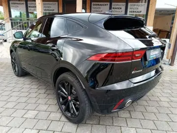 E-PACE  AW D240 R-Dynamic SE