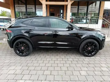 E-PACE  AW D240 R-Dynamic SE