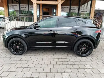 E-PACE  AW D240 R-Dynamic SE