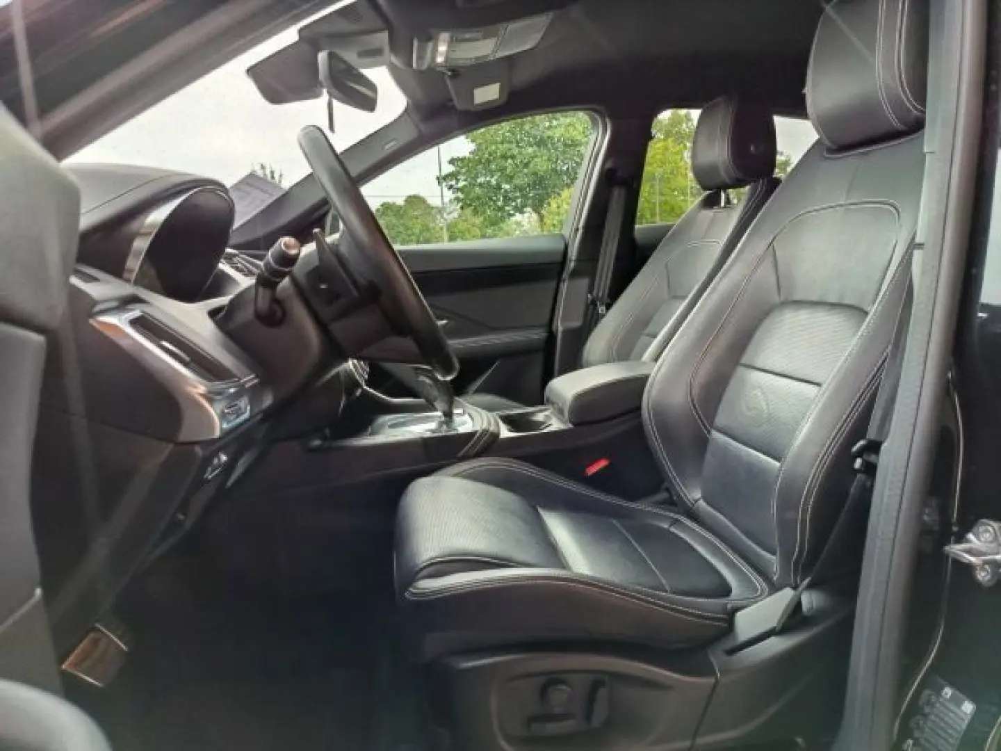 E-PACE  AW D240 R-Dynamic SE