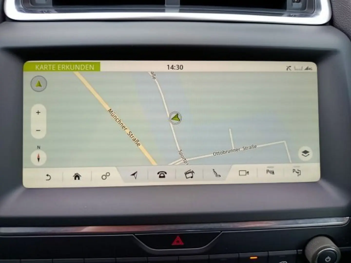 E-PACE  AW D240 R-Dynamic SE