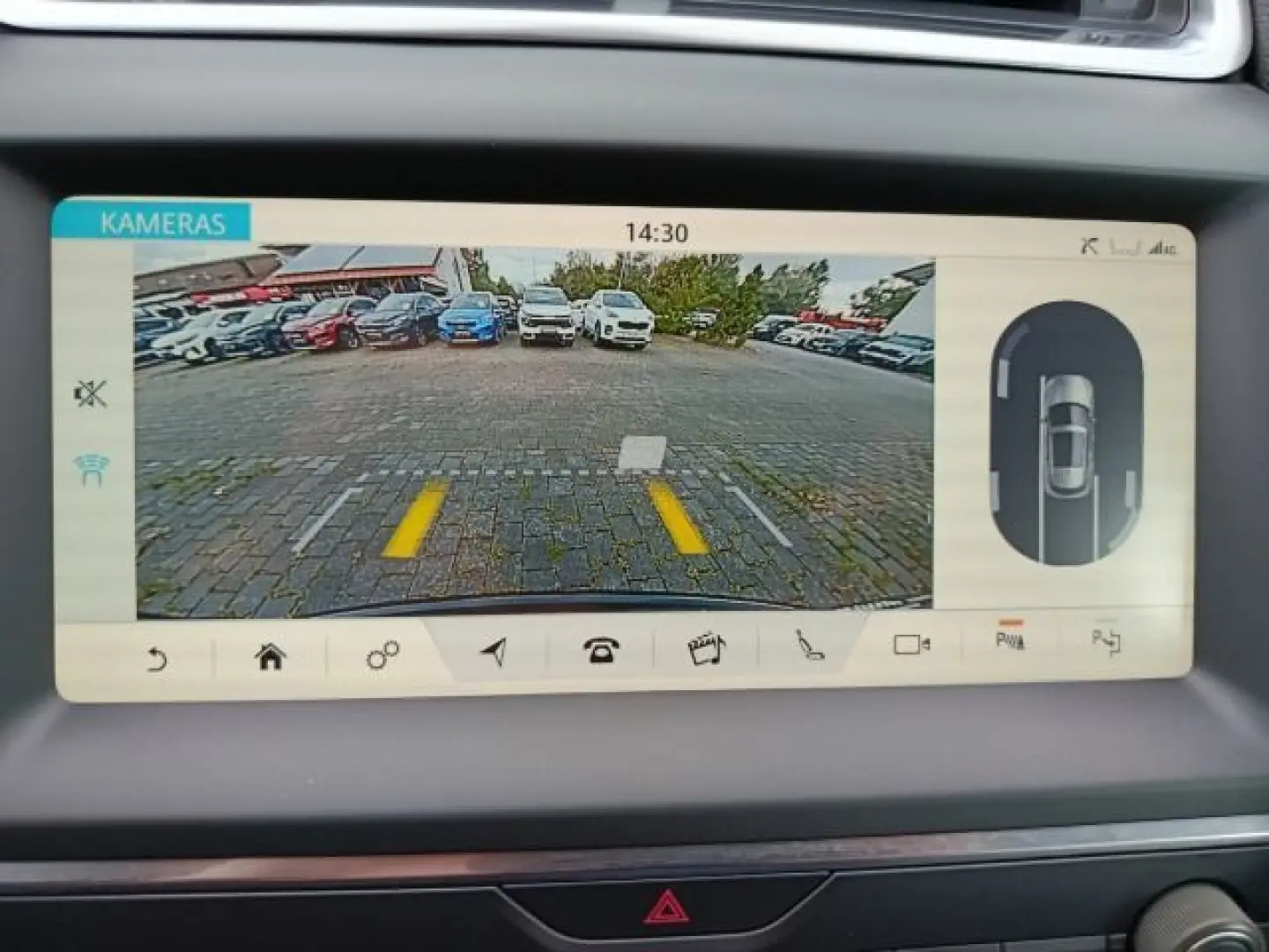E-PACE  AW D240 R-Dynamic SE