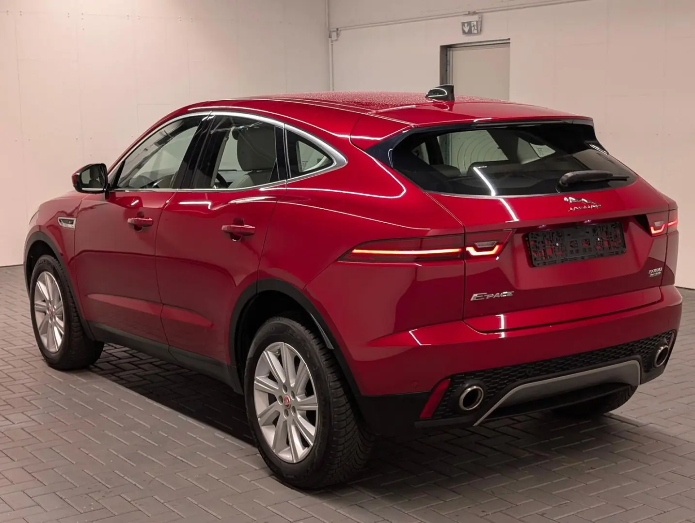 E-Pace S AWD LED/Navi/Meridian/SHZ/Kam/el.Heck/1