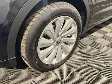 E-Pace AWD*R-Dynamic S* LED-ACC-R.KAM-PANO-19