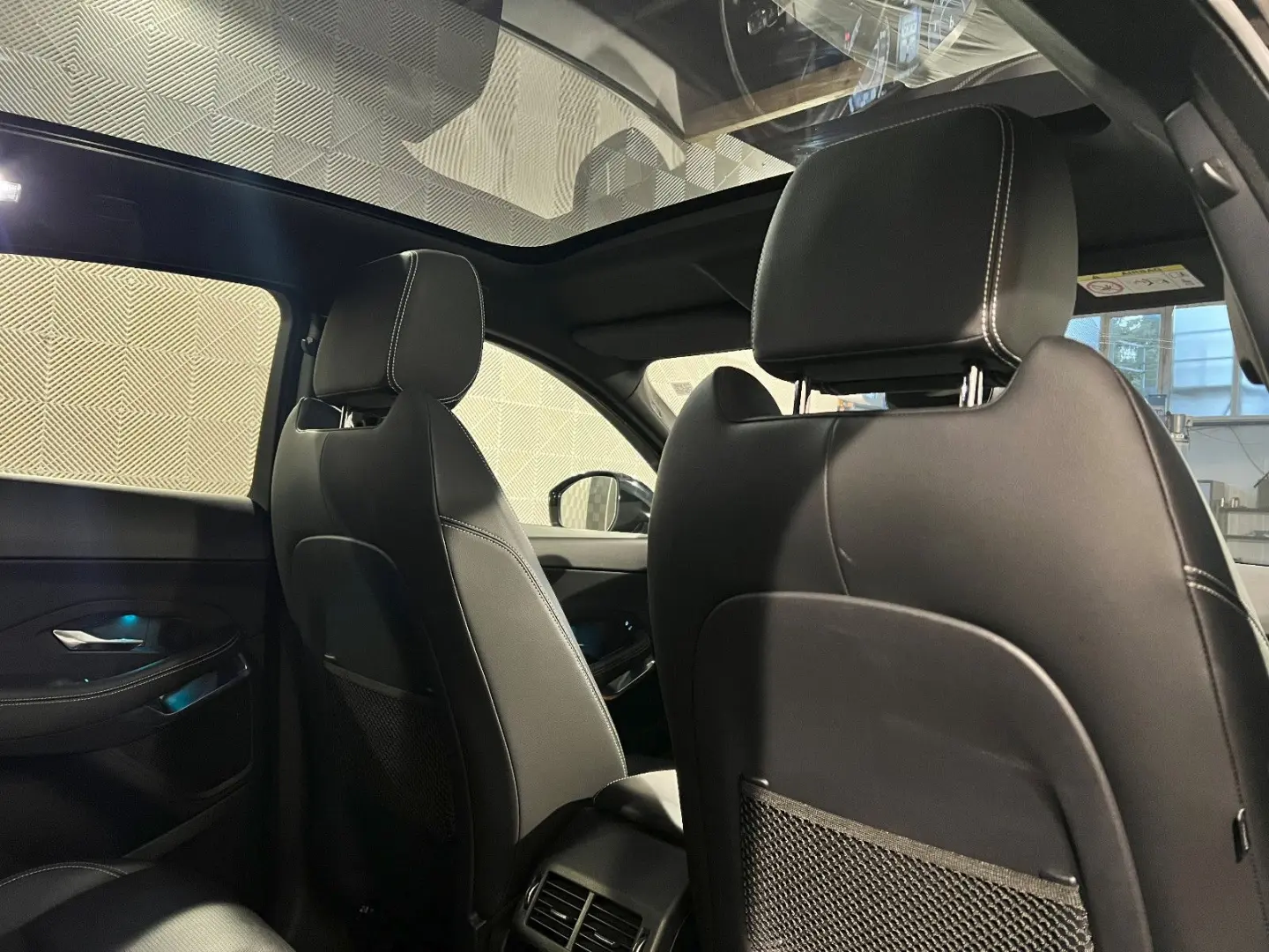 E-Pace AWD*R-Dynamic S* LED-ACC-R.KAM-PANO-19