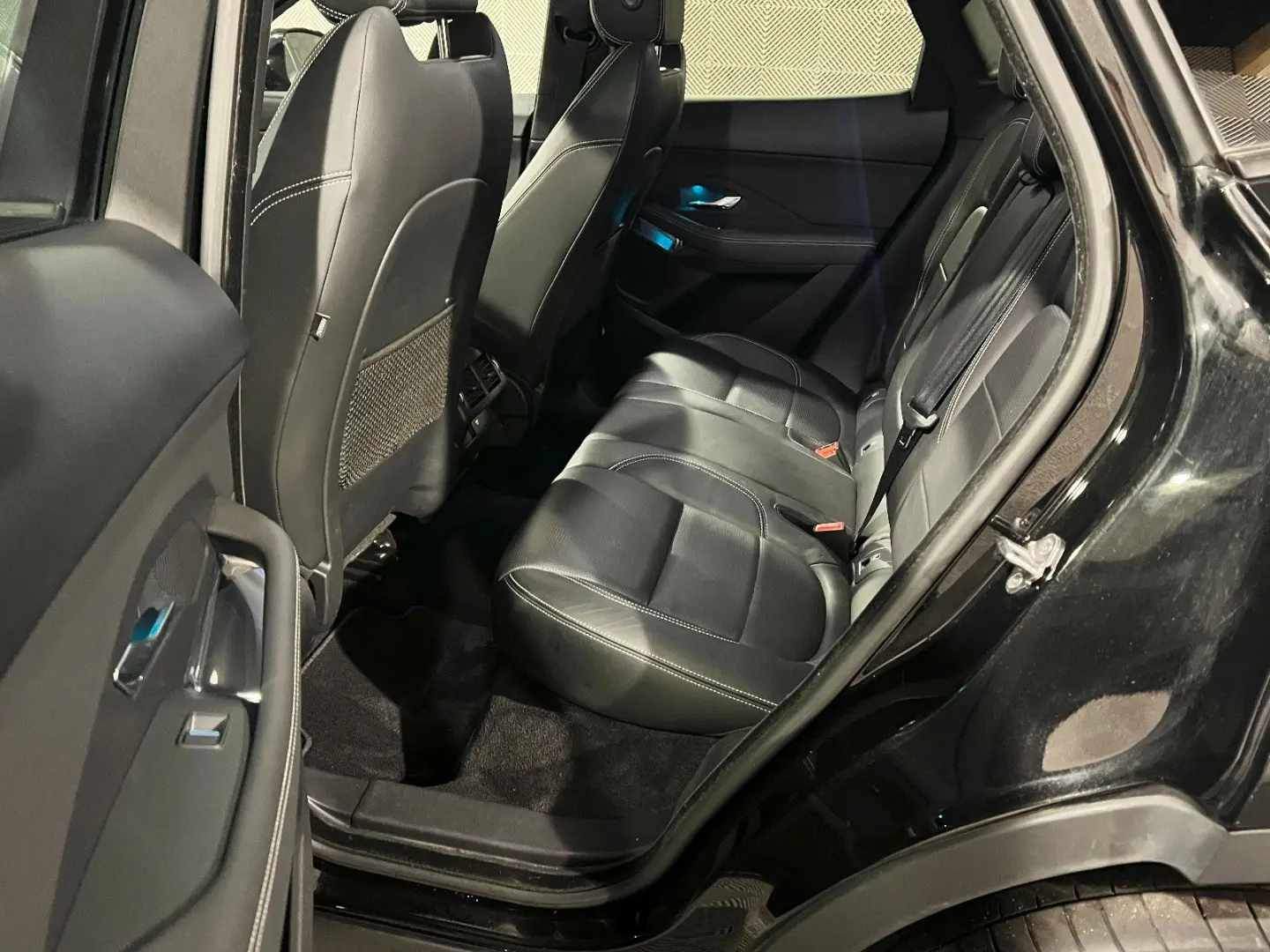 E-Pace AWD*R-Dynamic S* LED-ACC-R.KAM-PANO-19