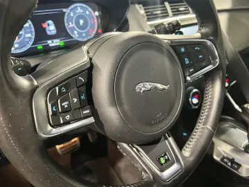 E-Pace AWD*R-Dynamic S* LED-ACC-R.KAM-PANO-19