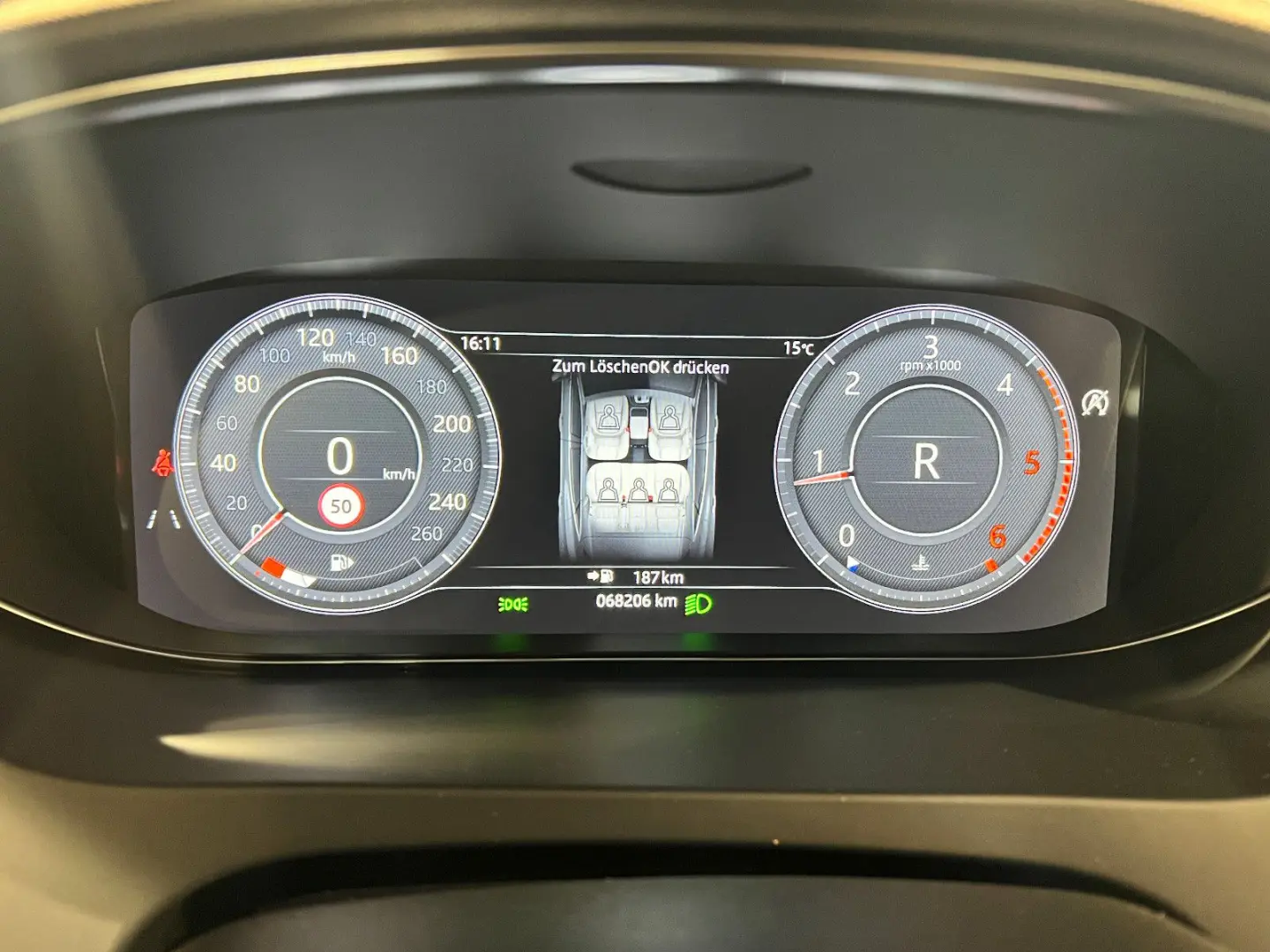 E-Pace AWD*R-Dynamic S* LED-ACC-R.KAM-PANO-19