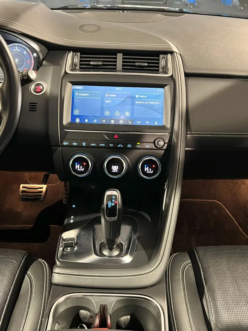 E-Pace AWD*R-Dynamic S* LED-ACC-R.KAM-PANO-19