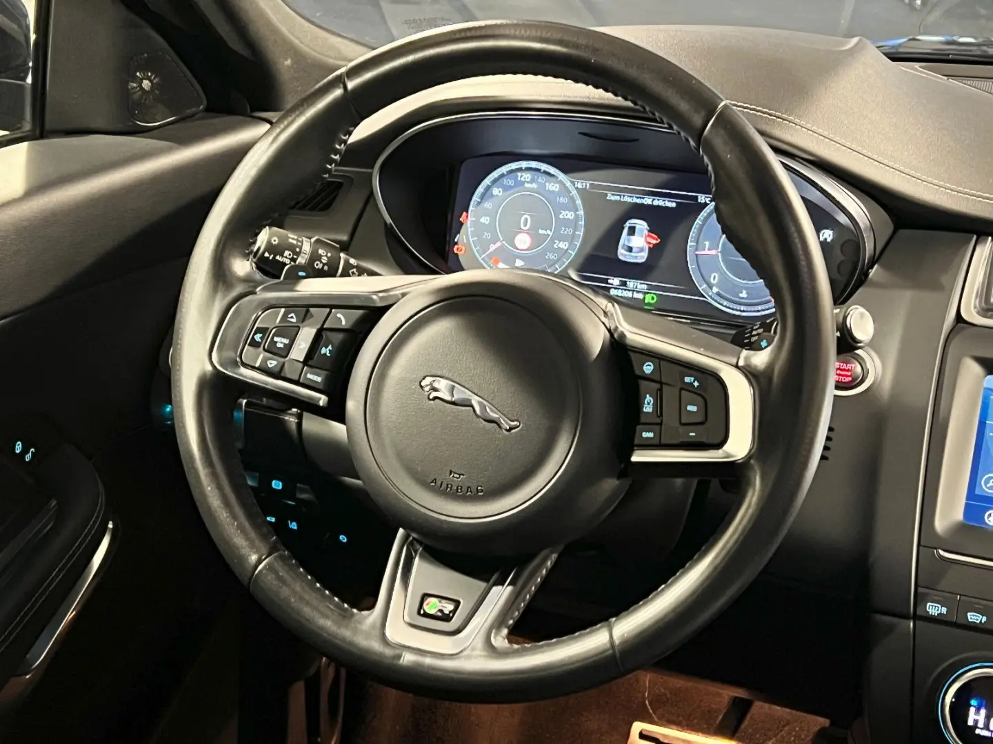 E-Pace AWD*R-Dynamic S* LED-ACC-R.KAM-PANO-19