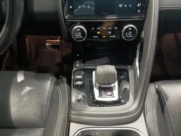 E-PACE P160 R-Dynamic S LED|Navi|PDC|360°|Sitzhz