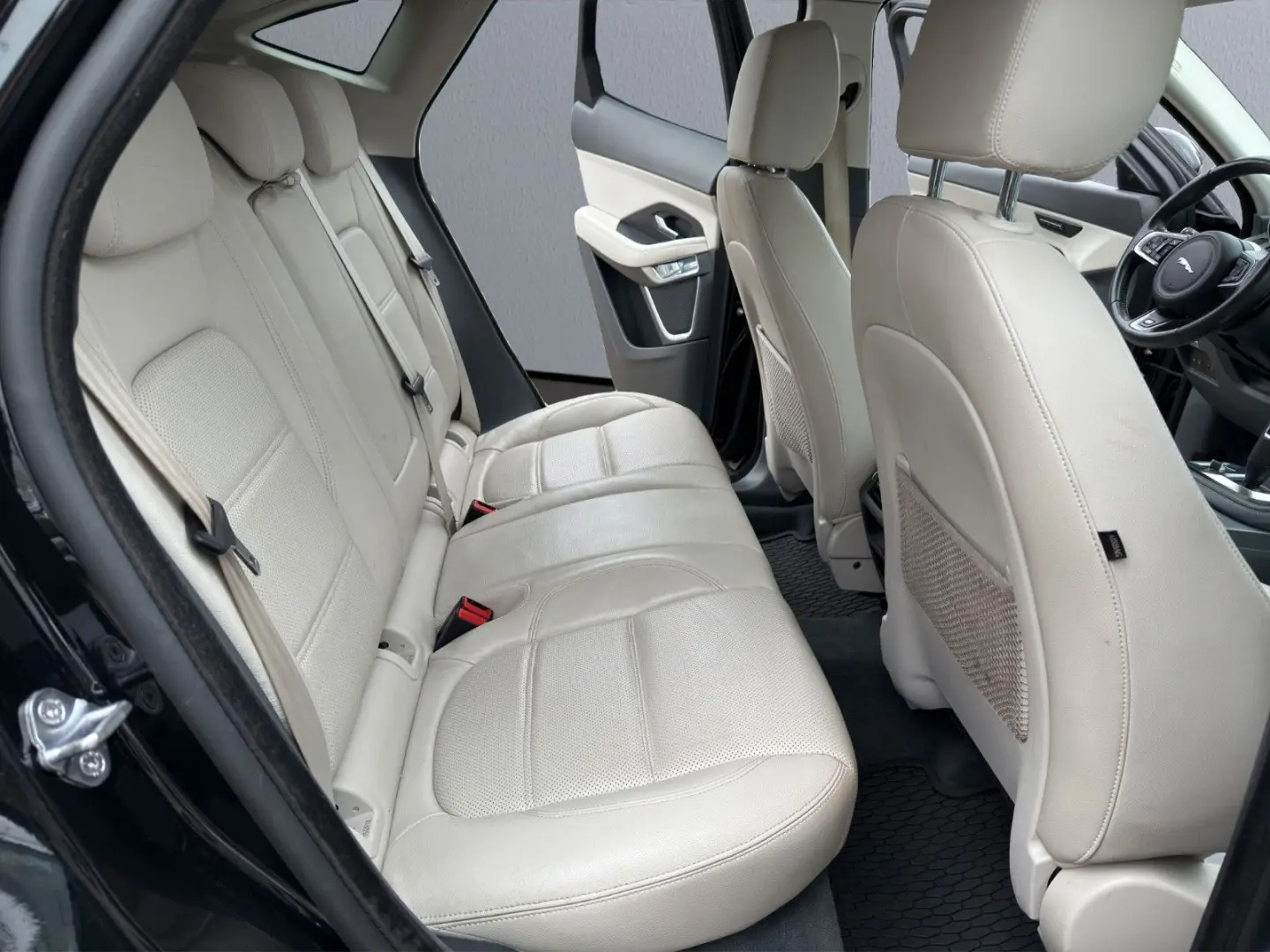 E-Pace SE AWD Automatik/RFK/Leder/AHK/Spur
