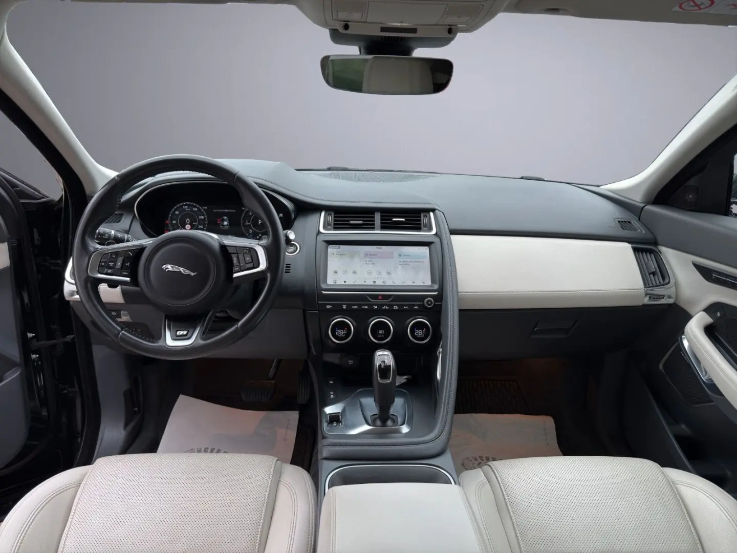 E-Pace SE AWD Automatik/RFK/Leder/AHK/Spur