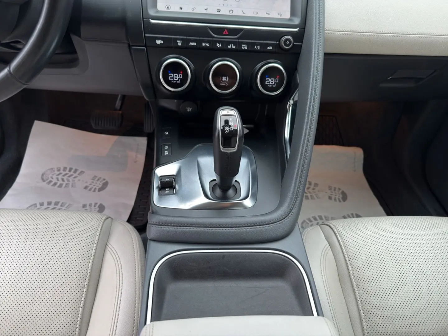 E-Pace SE AWD Automatik/RFK/Leder/AHK/Spur