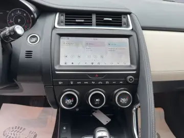 E-Pace SE AWD Automatik/RFK/Leder/AHK/Spur