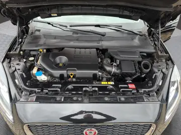 E-Pace SE AWD Automatik/RFK/Leder/AHK/Spur