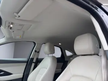 E-Pace SE AWD Automatik/RFK/Leder/AHK/Spur