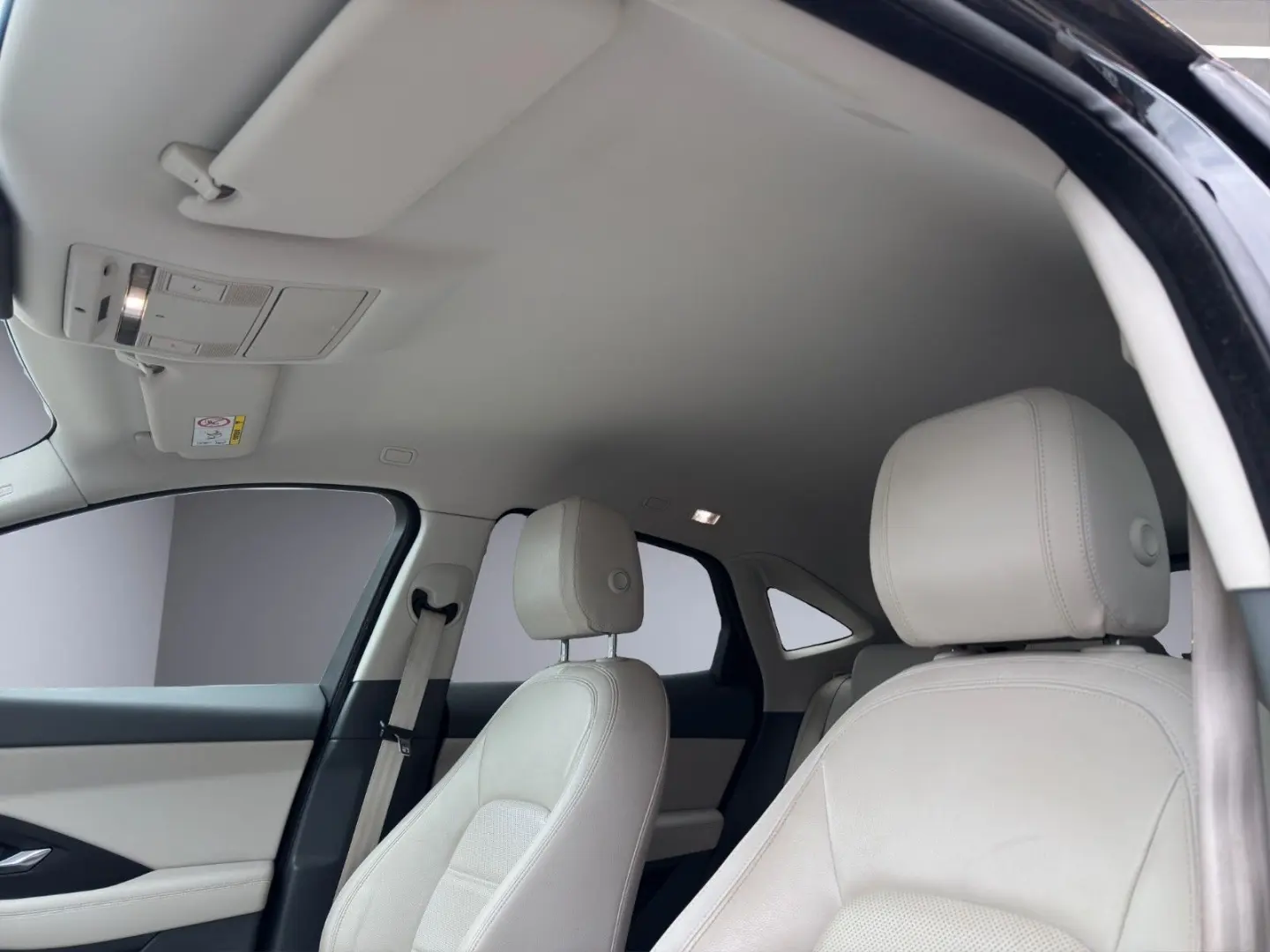 E-Pace SE AWD Automatik/RFK/Leder/AHK/Spur