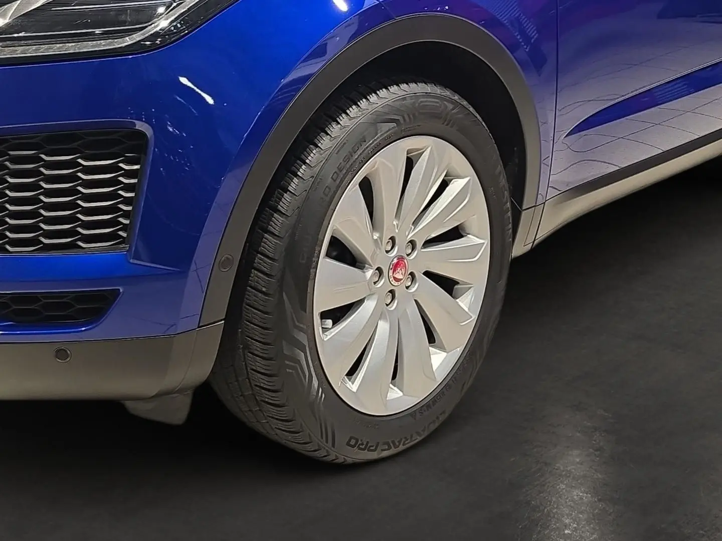 E-Pace SE AWD P200 Matrix-LED Leder Meridian