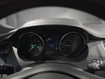 E-Pace SE AWD P200 Matrix-LED Leder Meridian