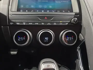 E-Pace SE AWD P200 Matrix-LED Leder Meridian
