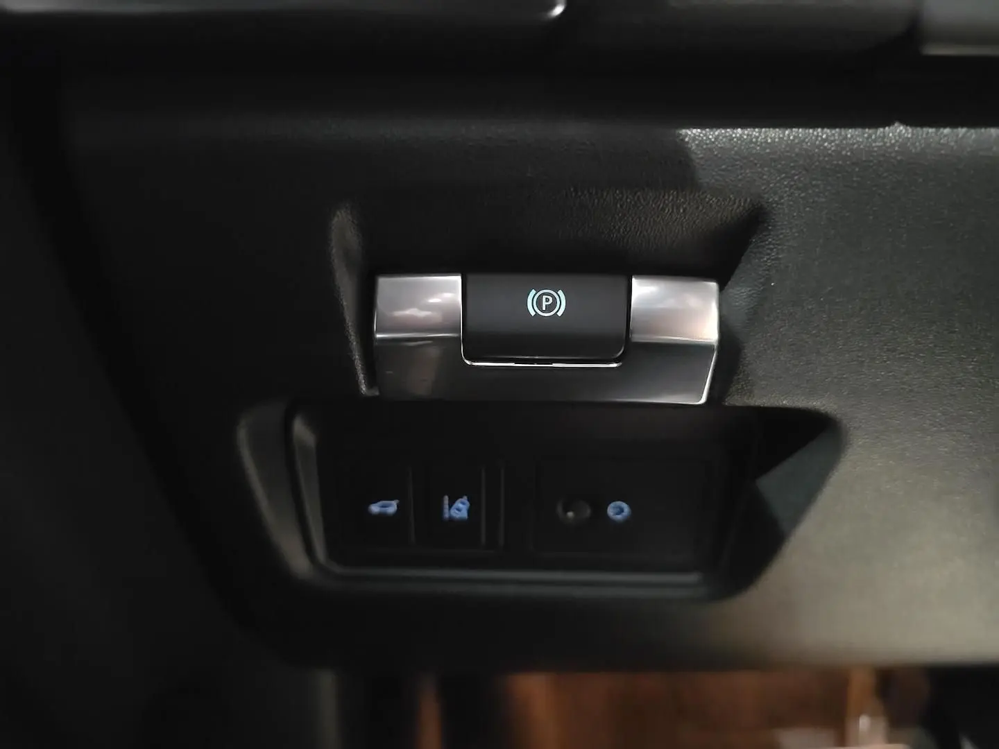 E-Pace SE AWD P200 Matrix-LED Leder Meridian