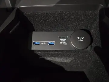 E-Pace SE AWD P200 Matrix-LED Leder Meridian