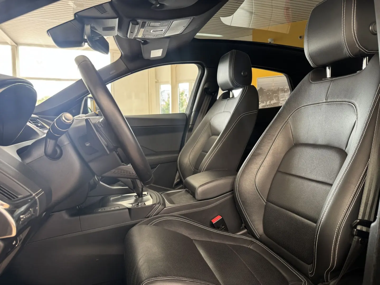 E-PACE P250 AWD R-DYNAMiC *NAVi*KAMERA*LED*SPuR*